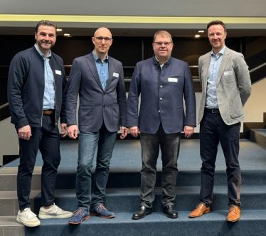 Der Vorstand des FVHF. V.l.n.r.: Daniel Gerstner (EJOT SE & Co. KG), Holger Dietrich (Hilti Deutschland AG), Sven Bohnsack (James Hardie Europe GmbH) und Tom Clayton (Etex Germany Exteriors GmbH). Foto: FVHF e.V.