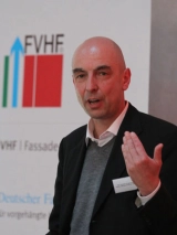 Anschaulich beschrieb Ingenieur Stephan Engelsmann die Ergebnisse seiner Forschungsarbeit im Rahmen interdisziplinärer Kooperationen.  Foto: FVHF / Günter Krämmer