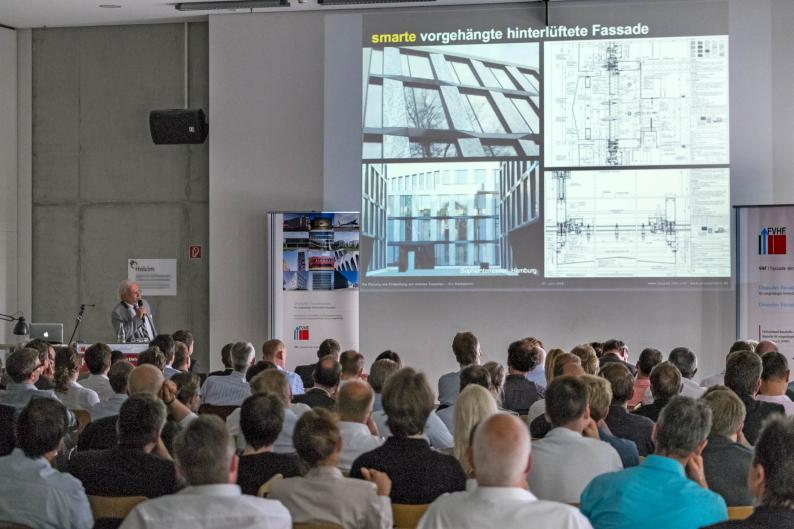 Time-honoured industry get-together: the German Facade Day. The topic of “Smart Diversity – Architects and Facades” was discussed at the Holcim Auditorium (HafenCity University Hamburg) in June 2016. Photo: Till Budde