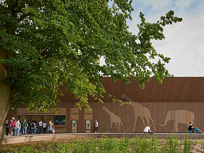 Eingangsgebäude Zoo Hannover | pape + pape architekten | Foto: Olaf Mahlstedt