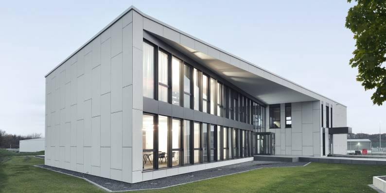 Modernes Bürogebäude