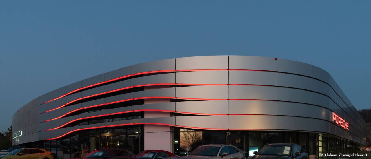 Fassade gemäß den Porsche CI Designrichtlinien