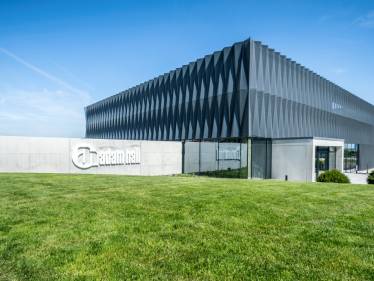 Adam Hall, Neu-Anspach