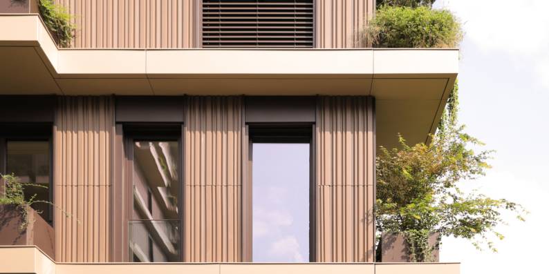 Vertikale Keramikfassade am Wohnhaus Montano - Innovative und nachhaltige Gebäudegestaltung mit hochwertigen keramischen Materialien