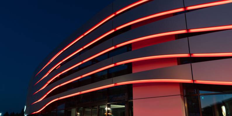 Porsche Eingangsbereich Fassade CI 