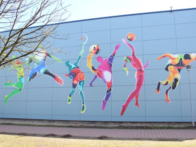 Individualdekor verleiht Stader Sporthalle neuen Charakter