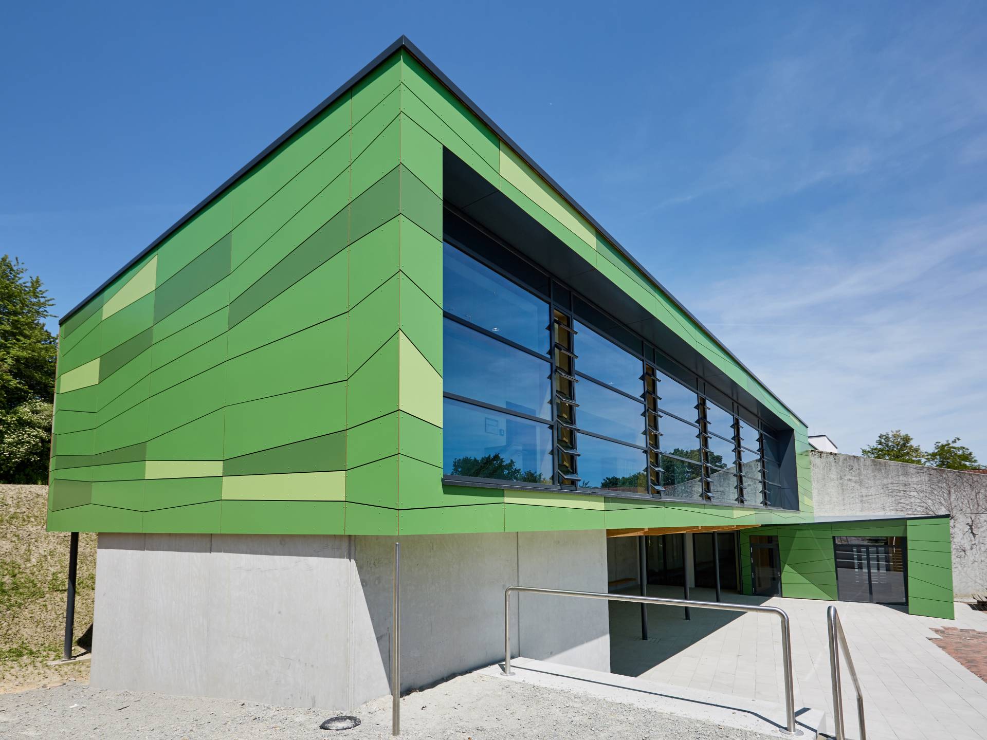 Betty-Greif-Schule in Pfarrkirchen erhält lebendige Fassade