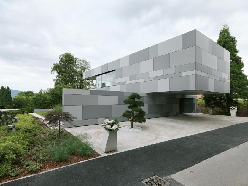 Mit dem „Haus am See“ hat Hertl Architekten ein Gebäude geschaffen, das die funktionalen und ästhetischen Ansprüche des Bauherrn optimal vereint. Foto: Paul Ott