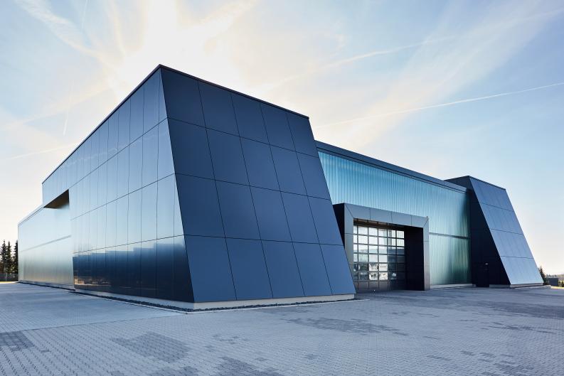 Beide Hallen wurden dabei als Stahlkonstruktion errichtet.  Foto: Behrendt & Rausch