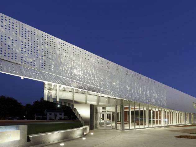 Neubau Davis Harrington Welcome Center, University of Springfield USA