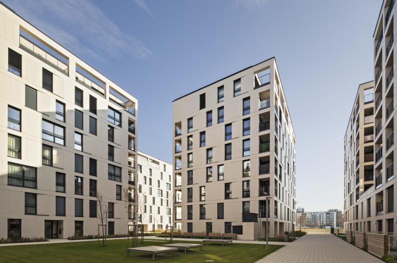 Als Bautypus wurde das in Wien bisher wenig verbreitete Punkthaus gewählt – optimale Sichtverbindungen zwischen dem Park und den Wohnungen werden auf diese Weise erreicht. Foto: archphoto.com