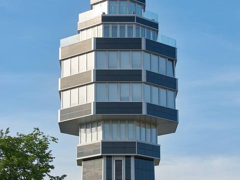 aquaTurm in Radolfzell  - Vom Wasserturm zum Hightech-Hotel