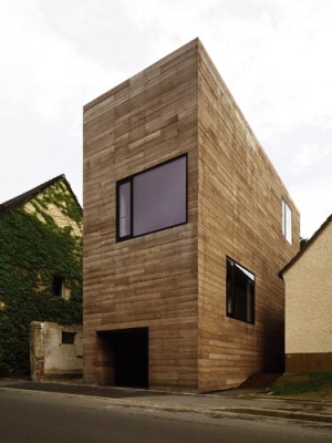 Larch wood planks, residential building, Dortmund (Germany) Photo: FVHF